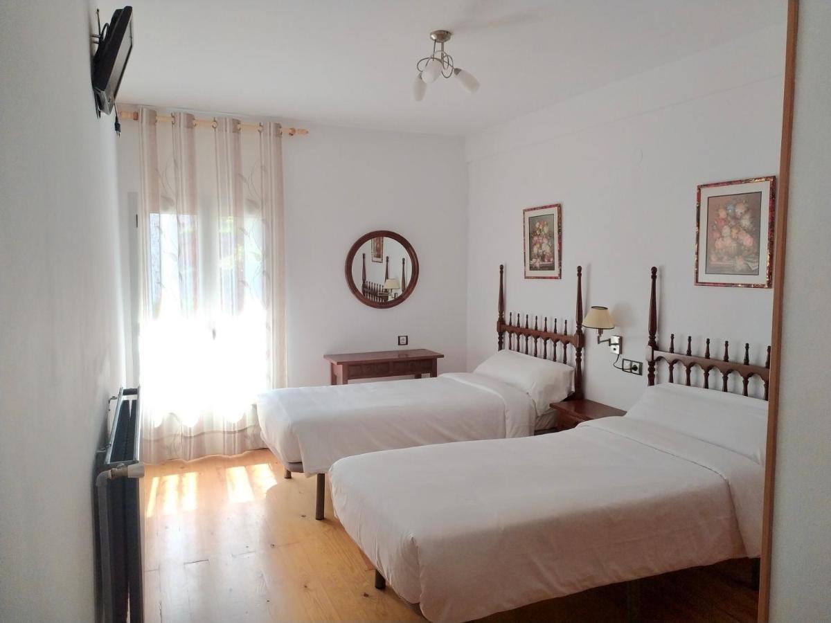 Hostal Pirineos Meliz Bielsa Exterior photo